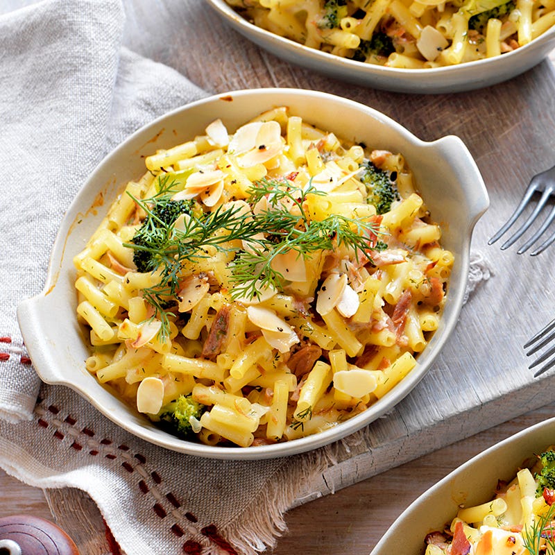 Tuna and broccoli macaroni cheese