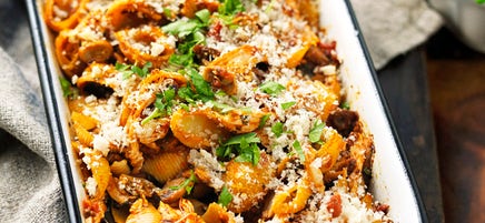 Chicken and sun-dried tomato pasta bake