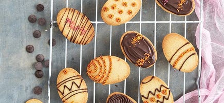 Easter jaffa biscuits
