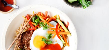 Beef bibimbap with crunchy vegetables