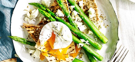 Asparagus with poached egg and dukkah crisps