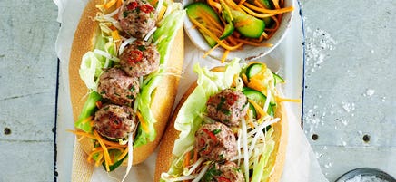 Vietnamese turkey burgers with pickled vegetables