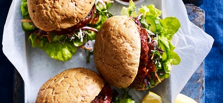 Kangaroo burgers with beetroot