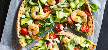 Garlic prawn pizza