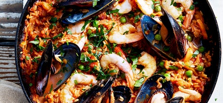 Brown rice and lentil seafood paella