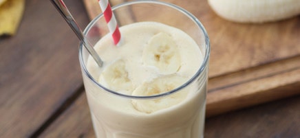 Banana and oat smoothie