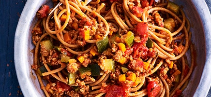 Wholemeal spaghetti bolognese