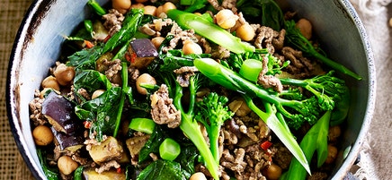 Spicy beef with eggplant and chickpeas