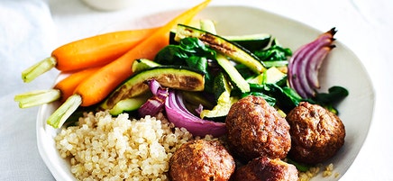 Meatballs with zucchini and quinoa
