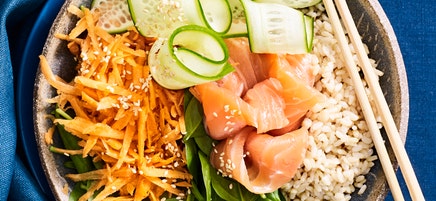 Salmon sushi bowl