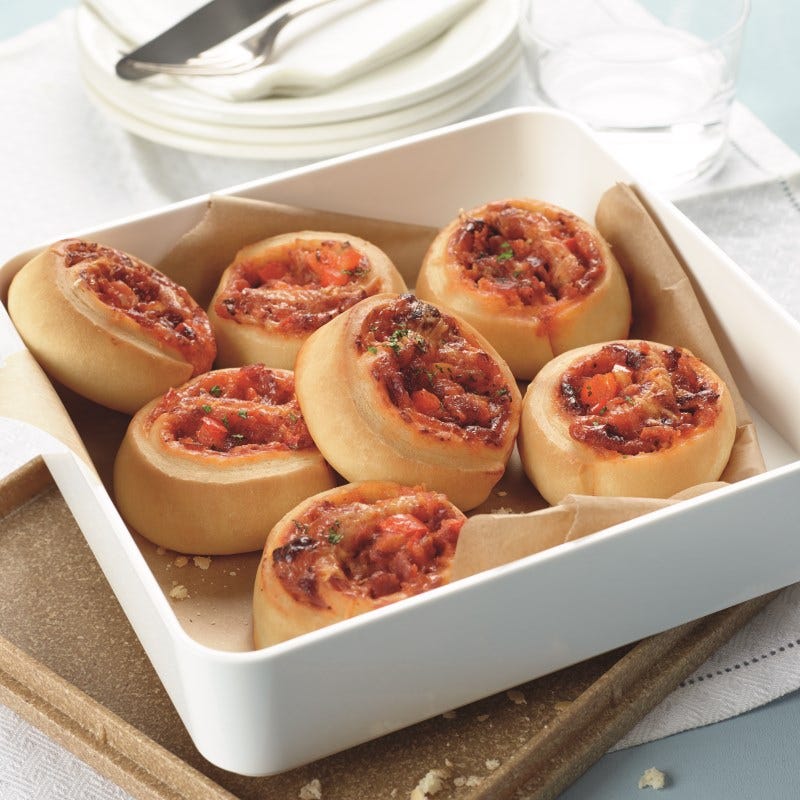 Foto van Gevulde pizzabroodjes met salami door WW