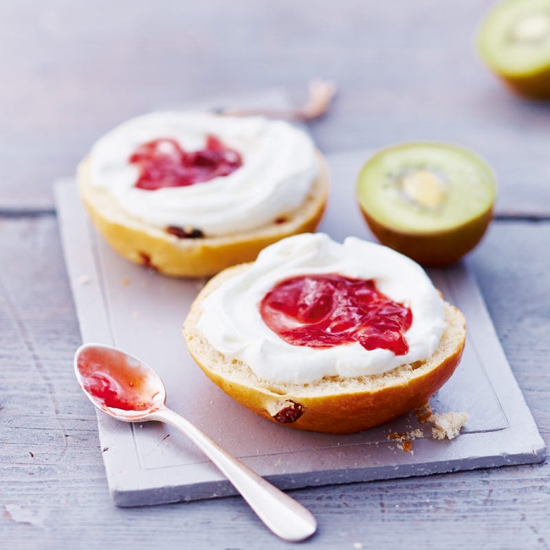 Foto van Krentenbol met plattekaas en confituur door WW