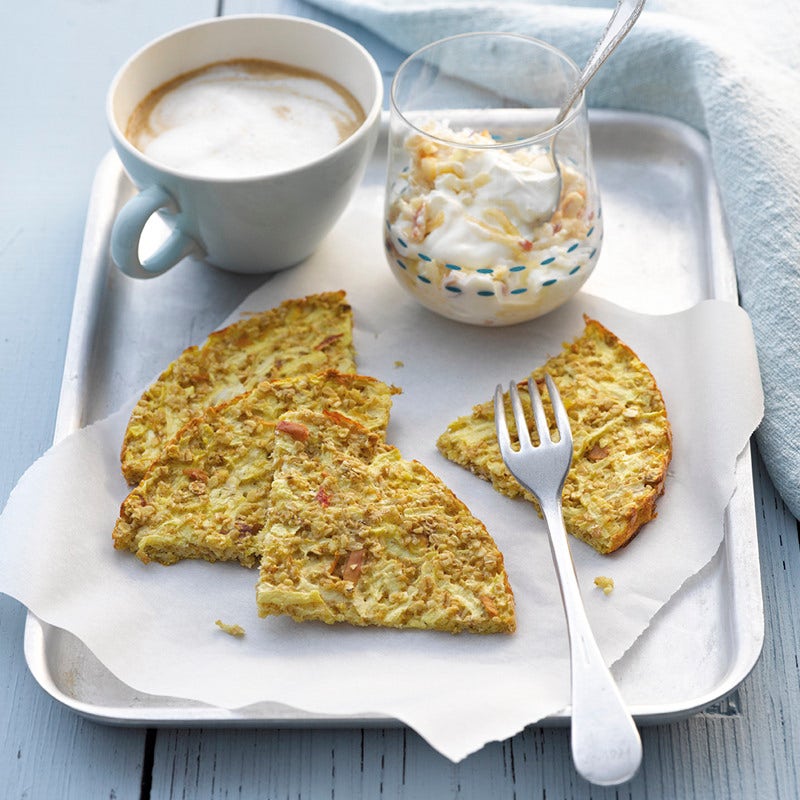 Frühstückskuchen mit Apfel-Skyr-Creme