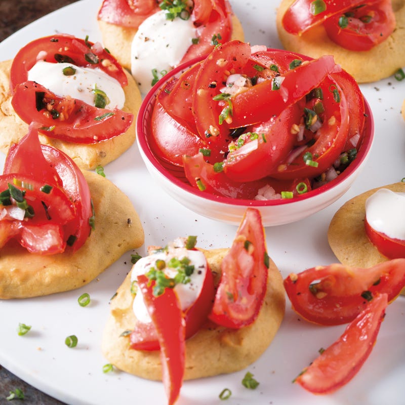 Foto Linsentaler mit Joghurtdip und Tomatensalat von WW