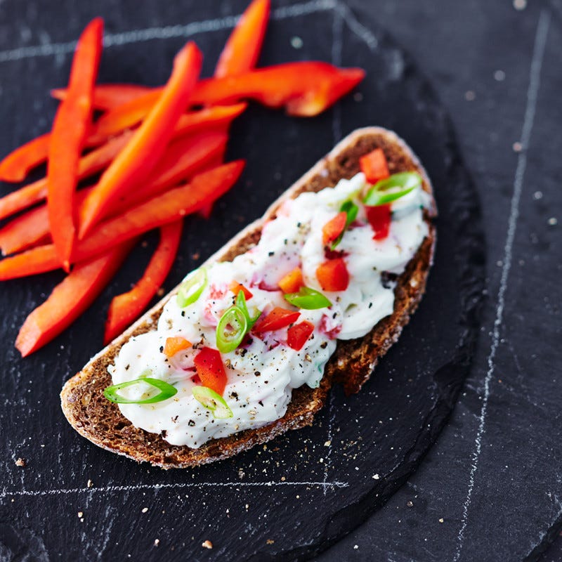 Paprika-Frischkäse-Brote