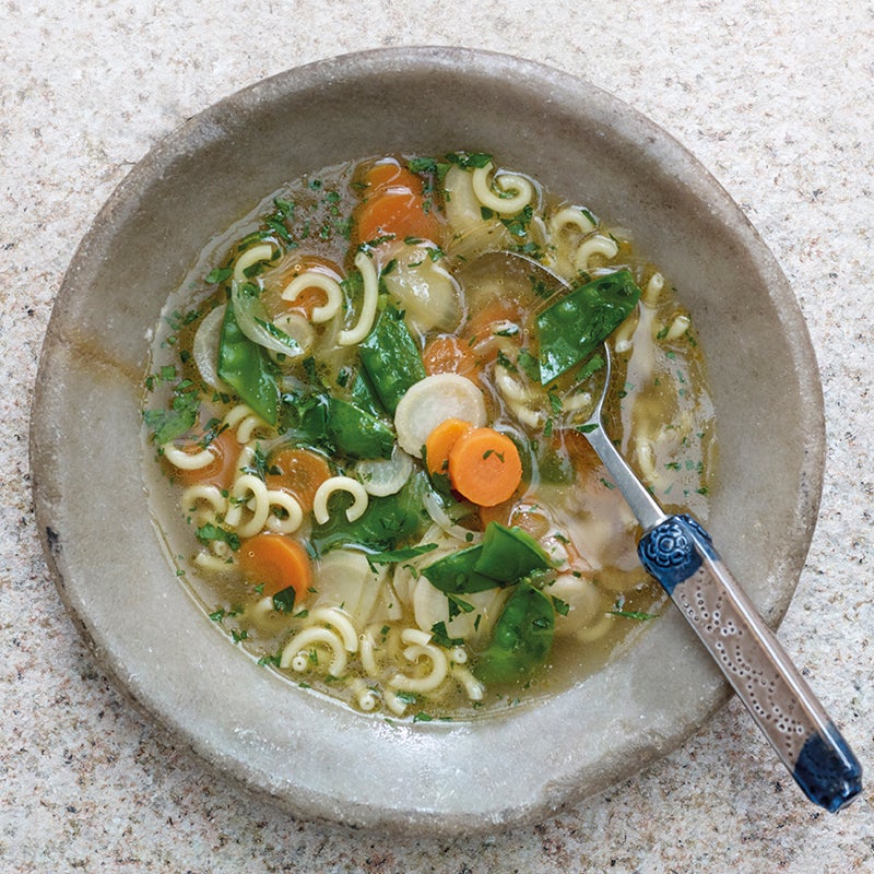 Nudeleintopf mit Gartengemüse Rezept | WW Deutschland Nudeleintopf mit Gartengemüse Rezept | WW Deutschland