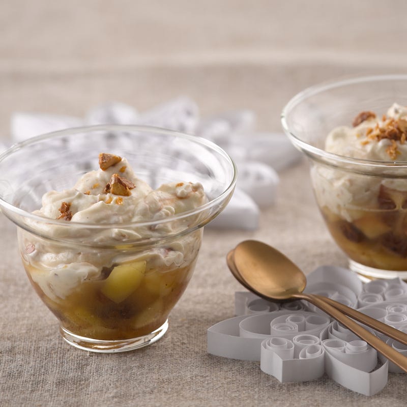 Bratapfelgrütze mit Gebrannter-Mandel-Creme