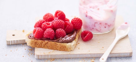 Nutella-Beeren-Toast