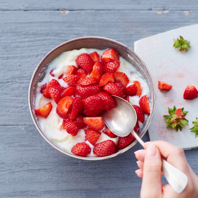Grießbrei mit Erdbeeren