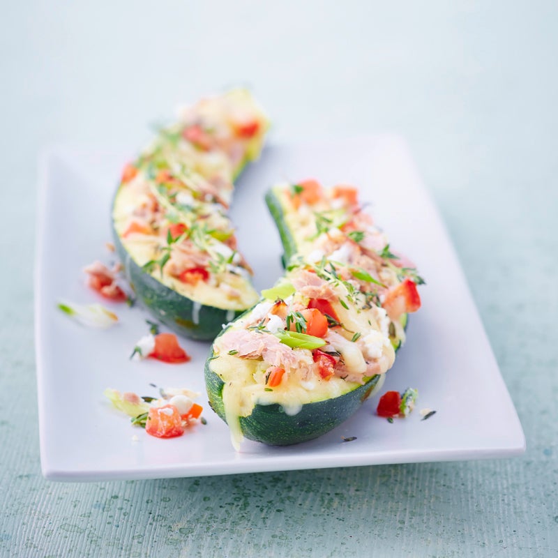 Gefüllte Zucchini mit Thunfisch Rezept | WW Deutschland Gefüllte Zucchini mit Thunfisch Rezept | WW Deutschland