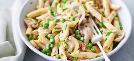 Penne mit Schinken und Erbsen