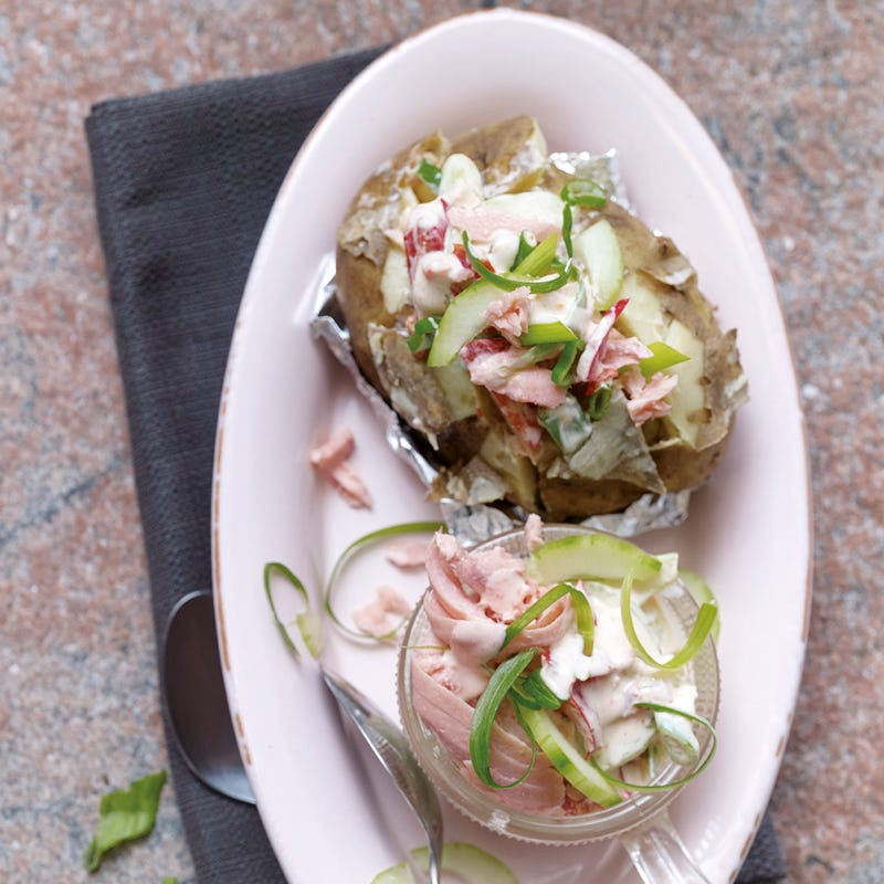 Foto Backkartoffeln mit Lachssalat von WW
