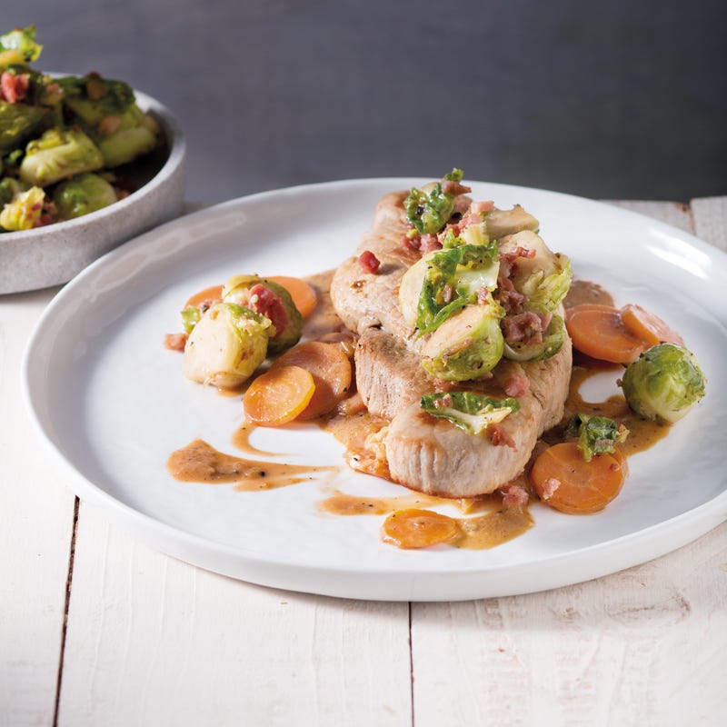 Foto Schnitzel mit Pfeffersauce und Speckrosenkohl von WW