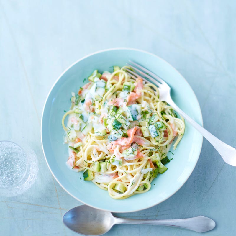 Spaghetti mit Lachs und Zucchini