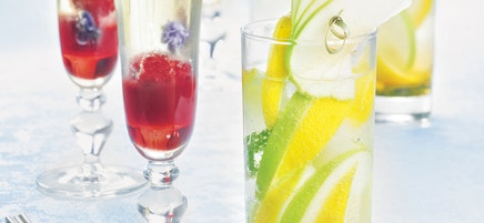 Cocktail champagne violette framboise
