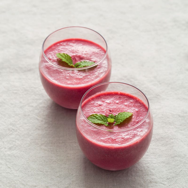 Photo de/du Soupe glacée betterave fruits rouges par WW