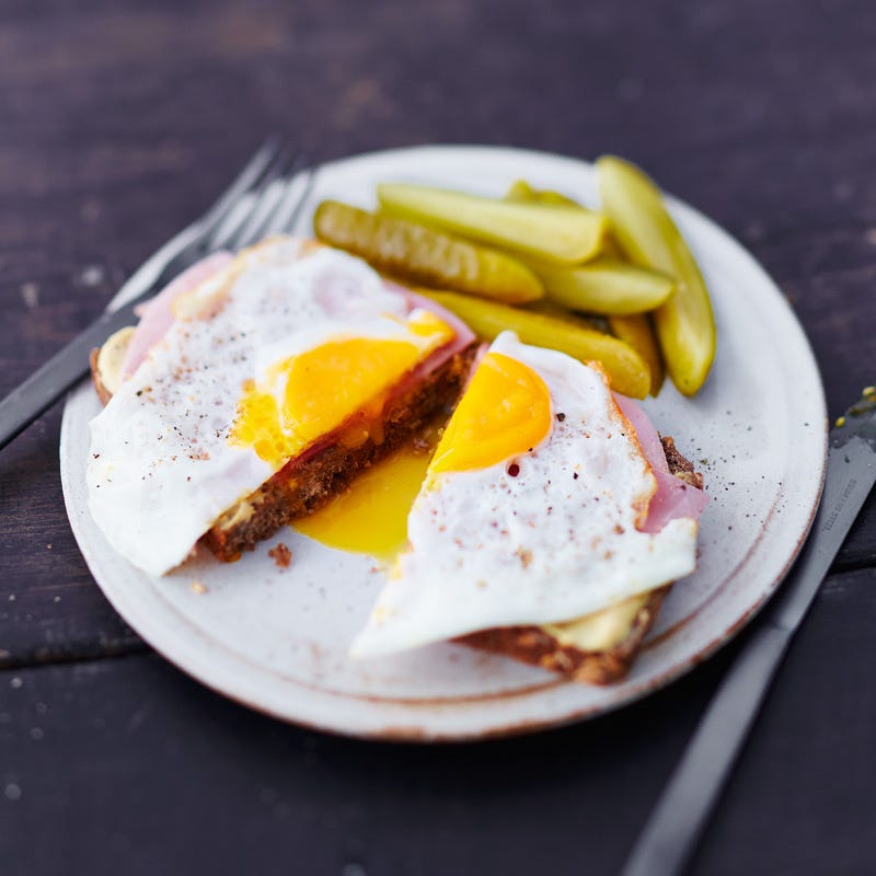Foto van Roggebrood met ham en spiegelei door WW