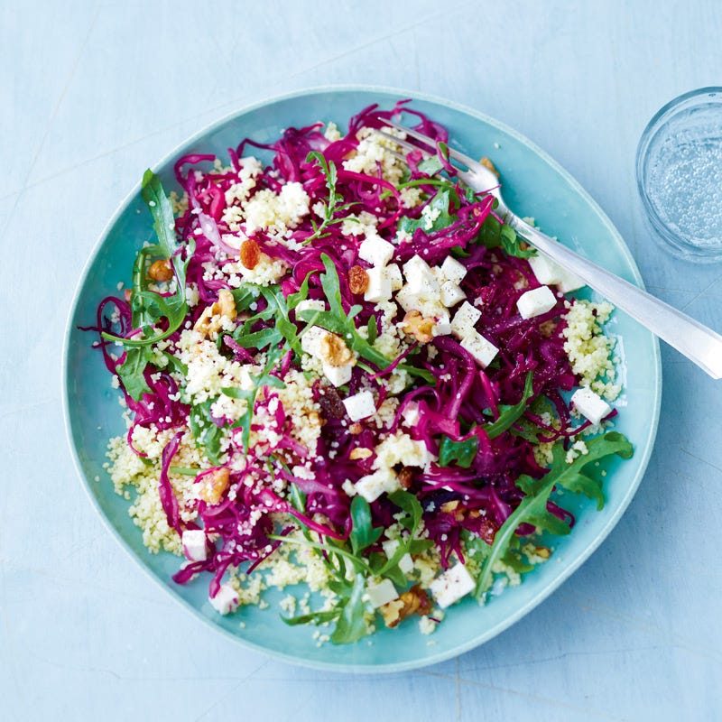 Foto van Lauwwarme rodekoolsalade met couscous, feta en walnoten door WW
