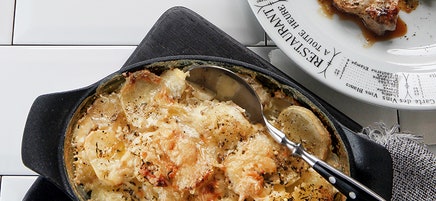 Kotlett med potatis- och jordärtskocksgratäng