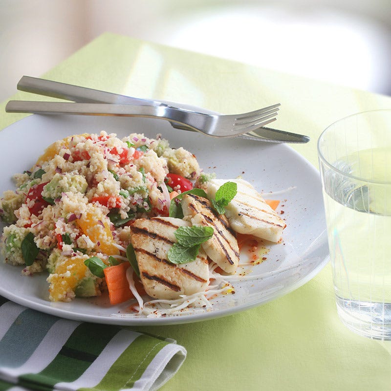 Halloumi med couscoussallad