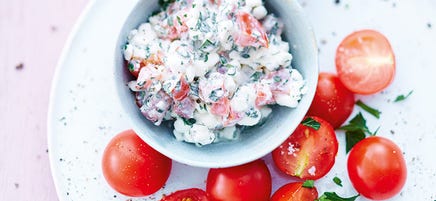 Rågbröd med keso- och tomatröra