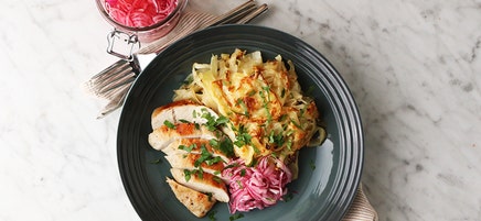 Kycklingfilé med vitkålsgratäng