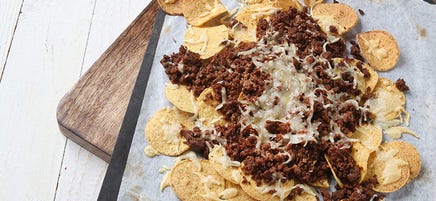 Nachos-plåt med färs och bönröra