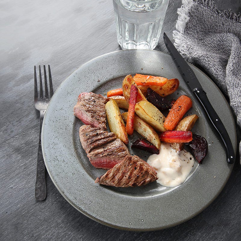 Grillad flankstek med ugnsrostade rotfrukter
