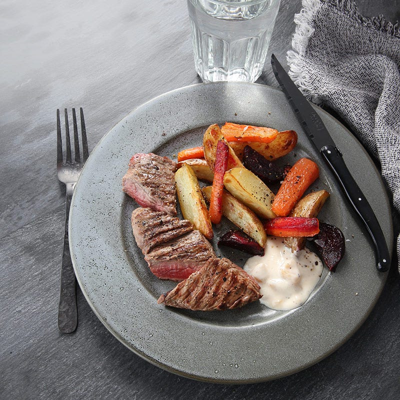 Grillad flankstek med ugnsrostade rotfrukter