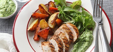 Grillad kyckling med ugnsrostade grönsaker och ramslöksdressing