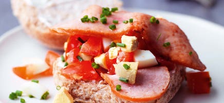 Egg & turkey bacon roll