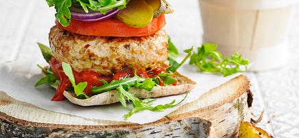 Spicy turkey burger with rosemary & garlic wedges