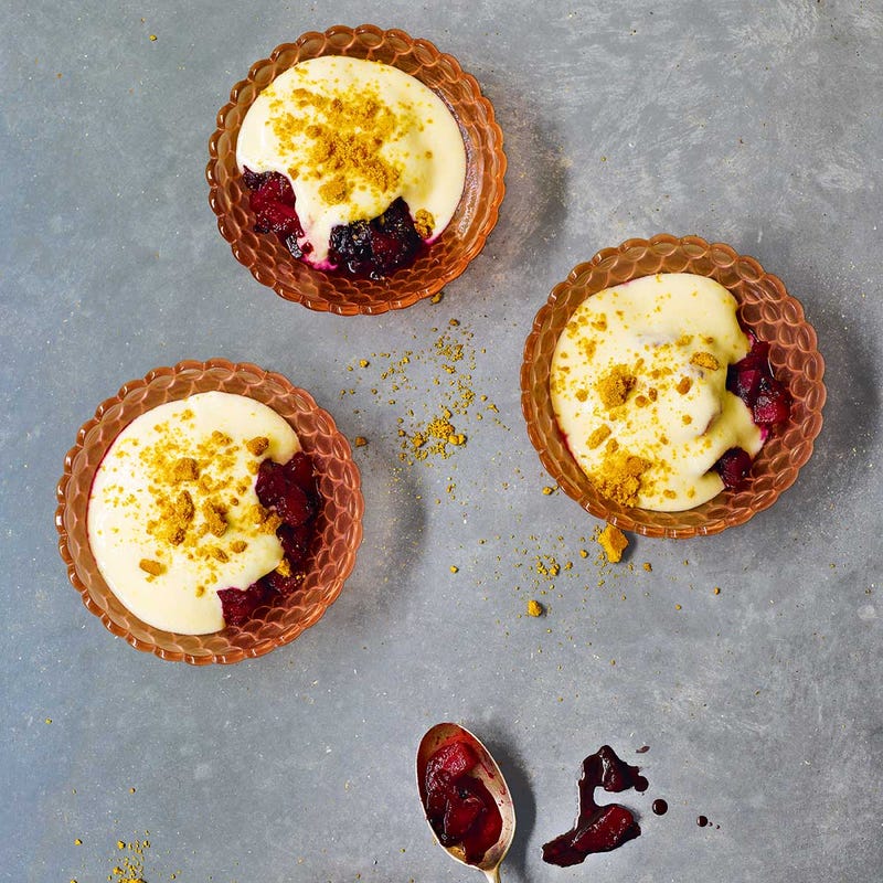 Photo of Fruit compote with yogurt meringue & ginger crumbs by WW