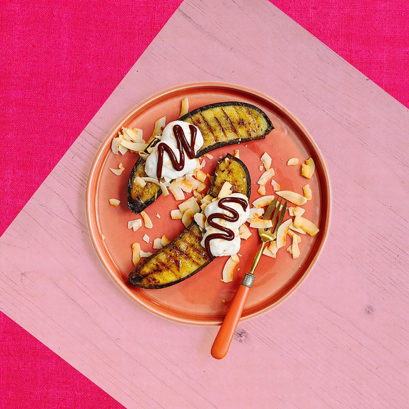 Photo of Barbecued bananas with chocolate & coconut by WW