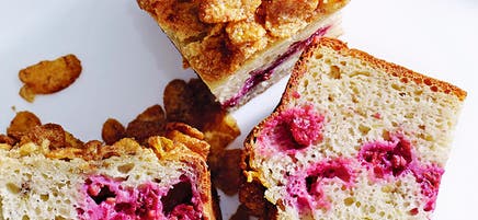 Banana & raspberry crunch bread
