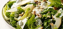 Blue cheese and pear salad