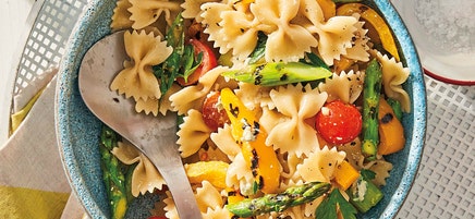 Grilled vegetable pasta salad