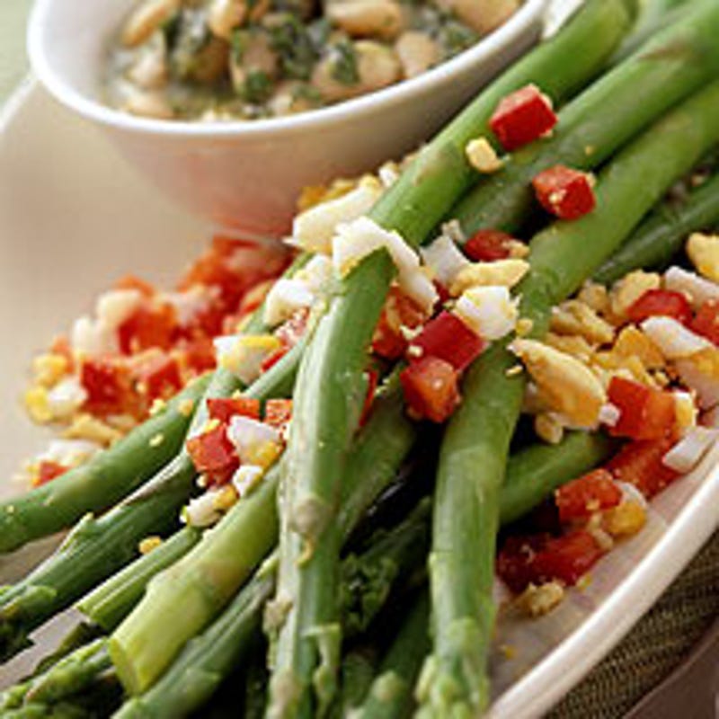 Photo of Asparagus and white bean vinaigrette by WW