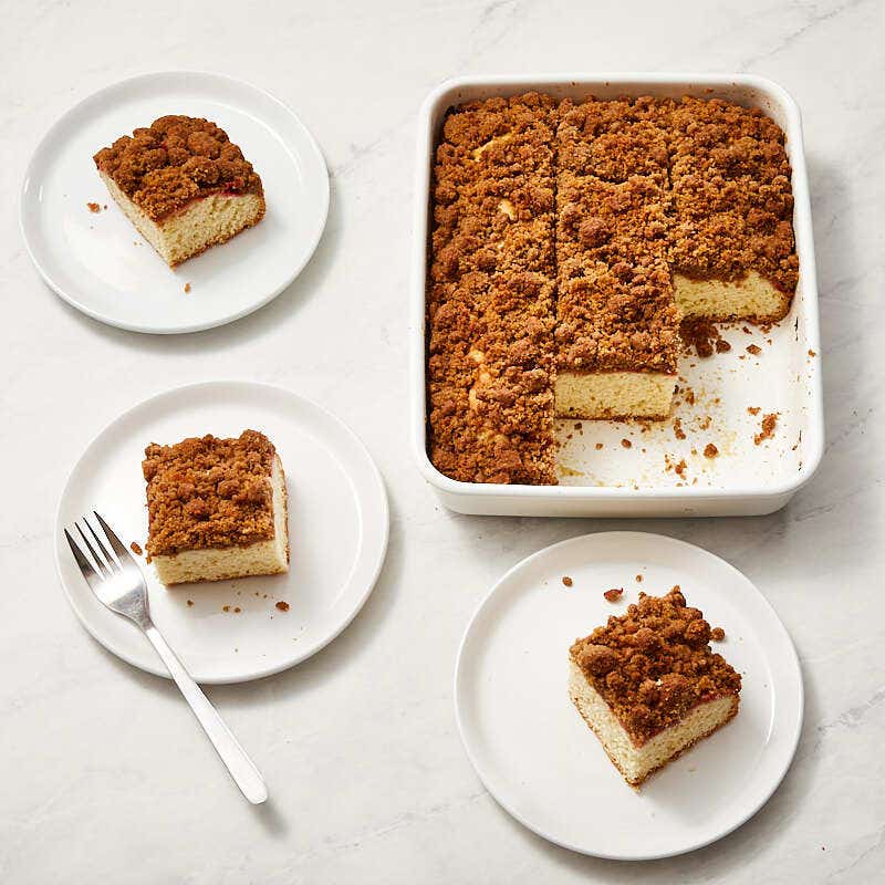 Strawberry-cinnamon crumb cake