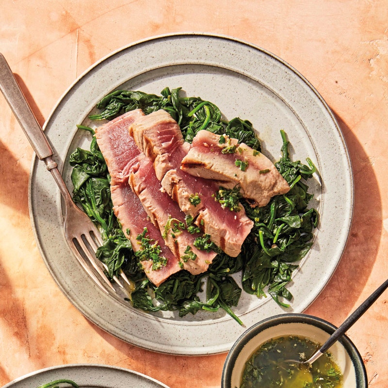 Grilled tuna with herb butter
